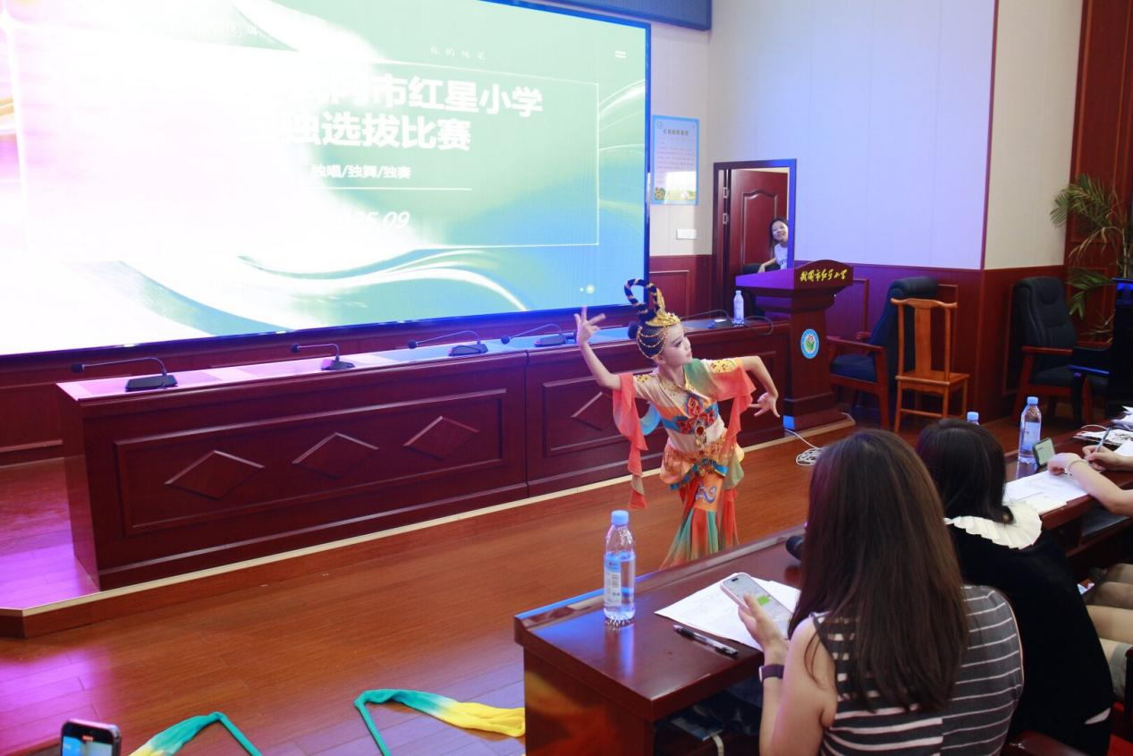 武冈市红星小学三独比赛初选圆满落幕，少年展艺竞风华