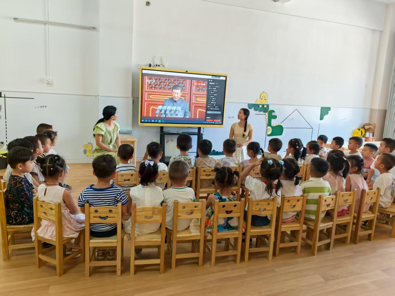 童心向军魂  共筑强国梦