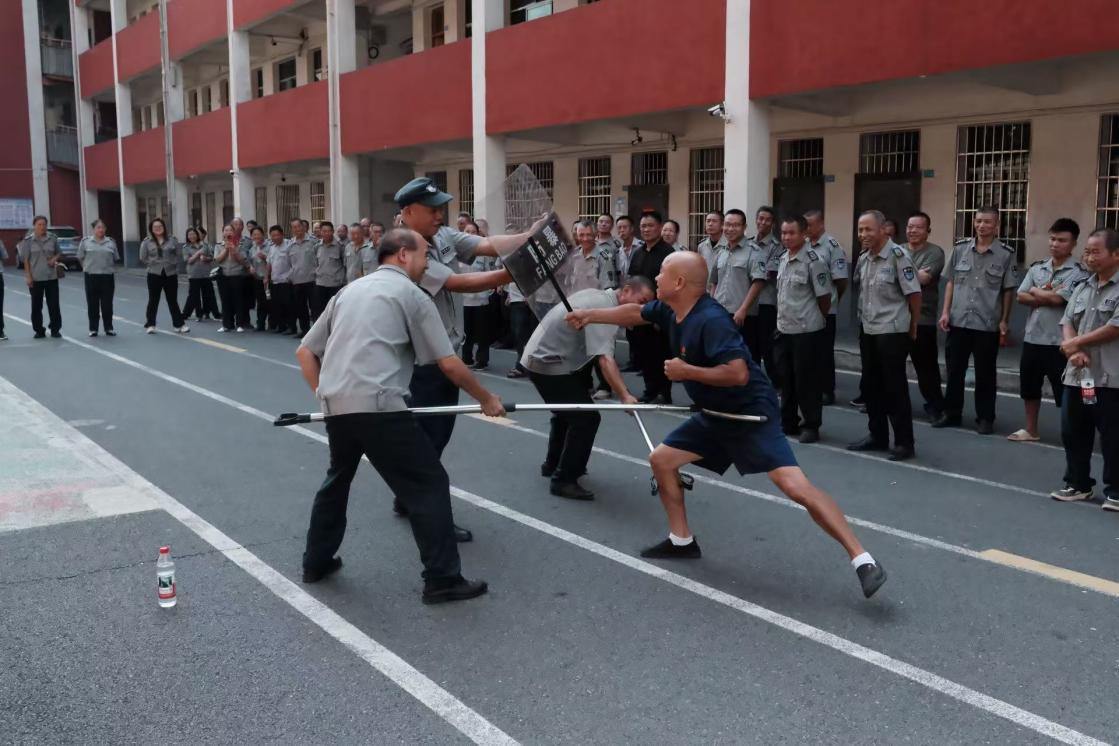 邵阳县第五完全小学开展“护校安园”主题活动