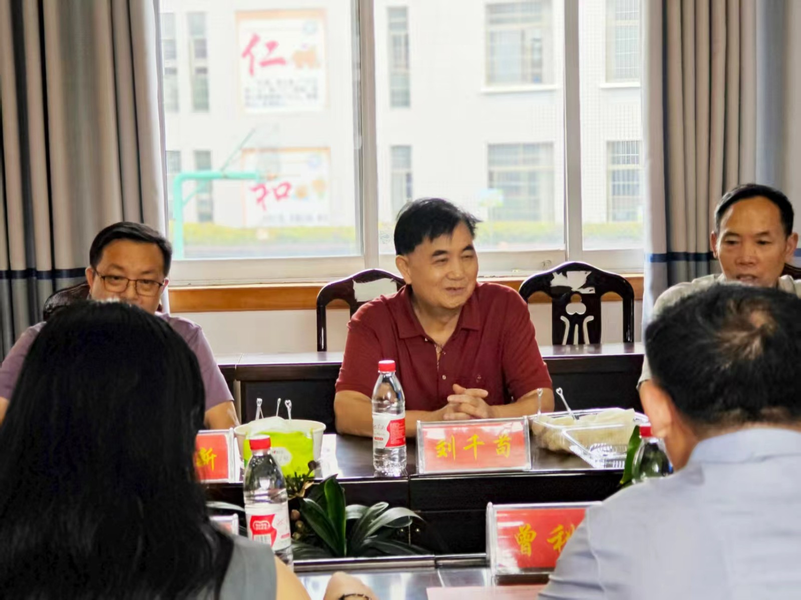 洞口县教育基金委员会到县特殊教育学校开展教师节走访慰问