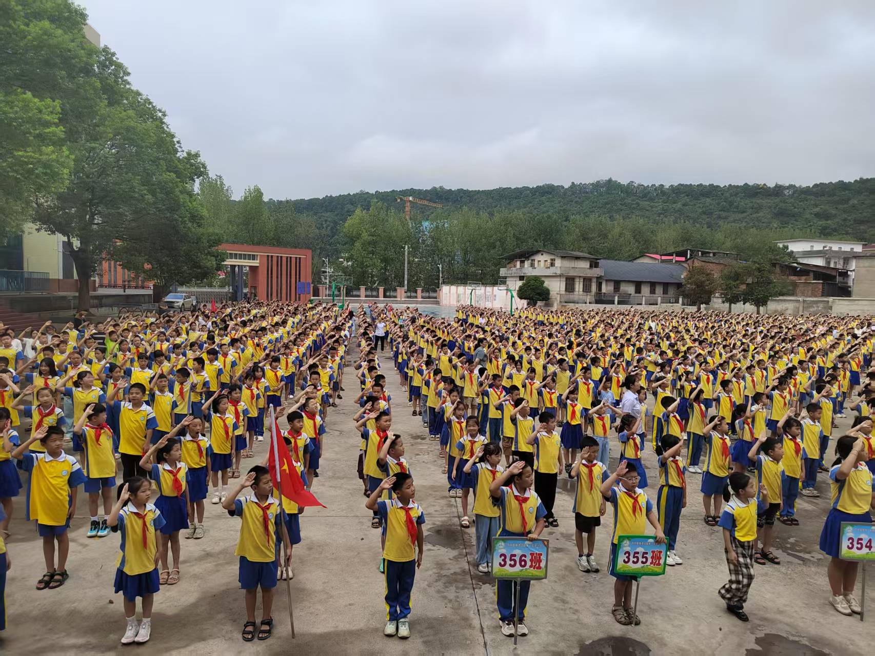 乘风破浪，向阳而歌
