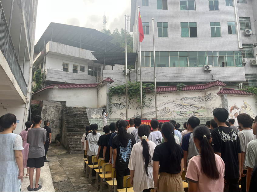 秋日启新航 安全伴成长