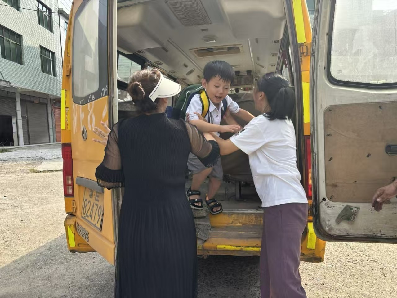 筑牢安全防线，守护童年平安