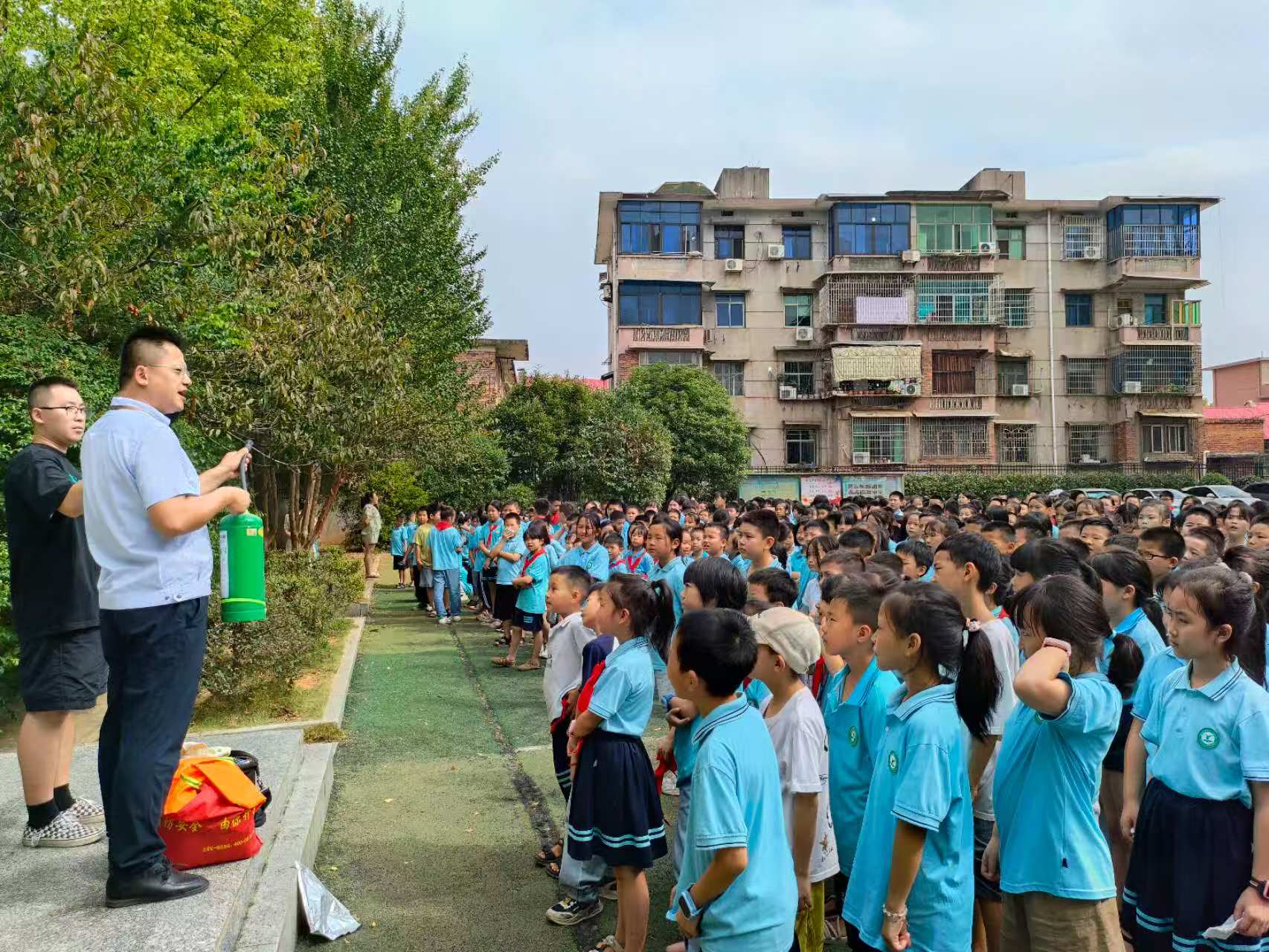 塘渡口镇二完小开展秋季消防安全系列活动 筑牢校园安全防线