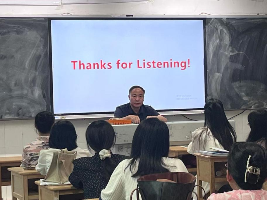 隆回二中：高三备课组长向各科全体教师讲解“高考经”