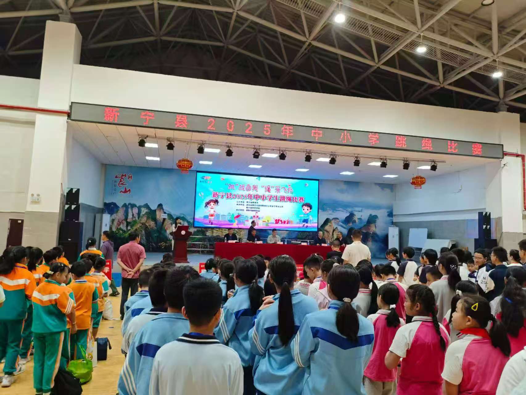 绳舞飞扬展风采，藕塘学子创佳绩