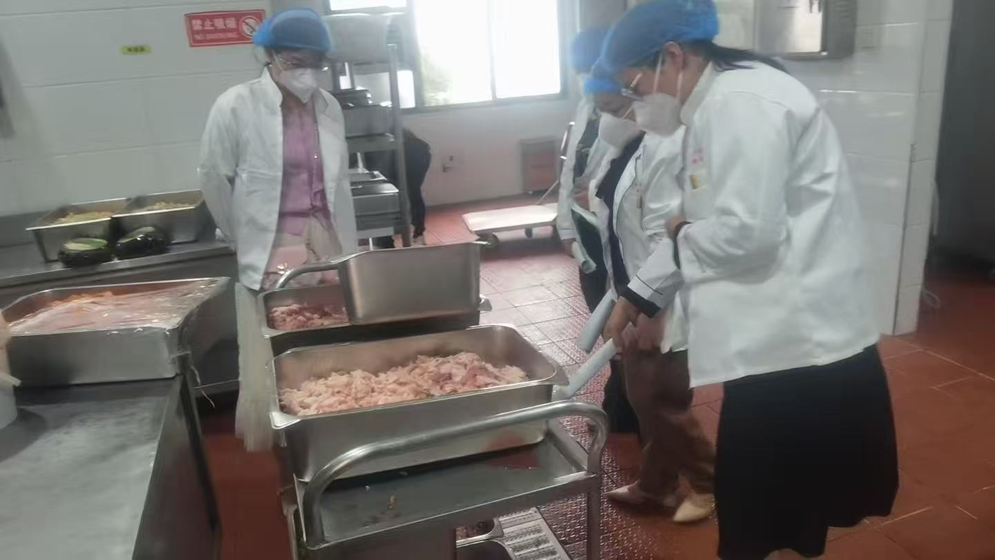 邵阳县工业职中召开膳食监管委员会会商会议 筑食品安全防线 促家校协治新篇章