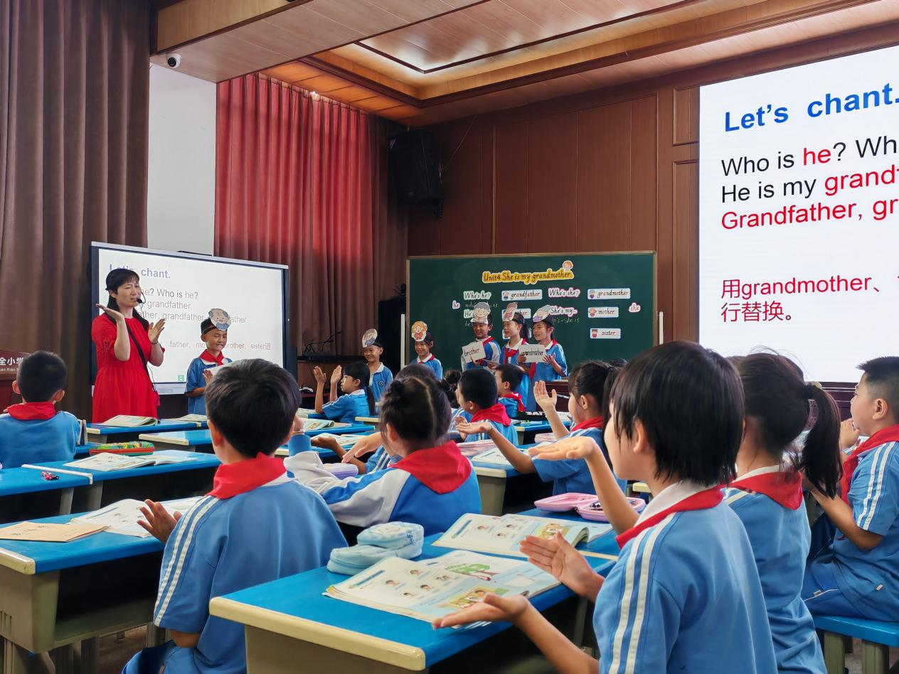 城区二小举办新进教师“见面课”展示