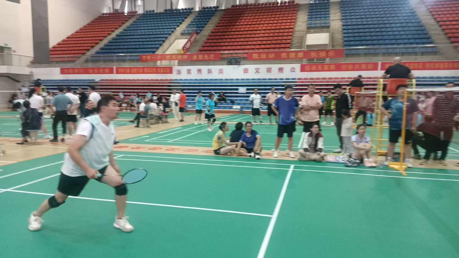 “羽”众不同，载誉而行