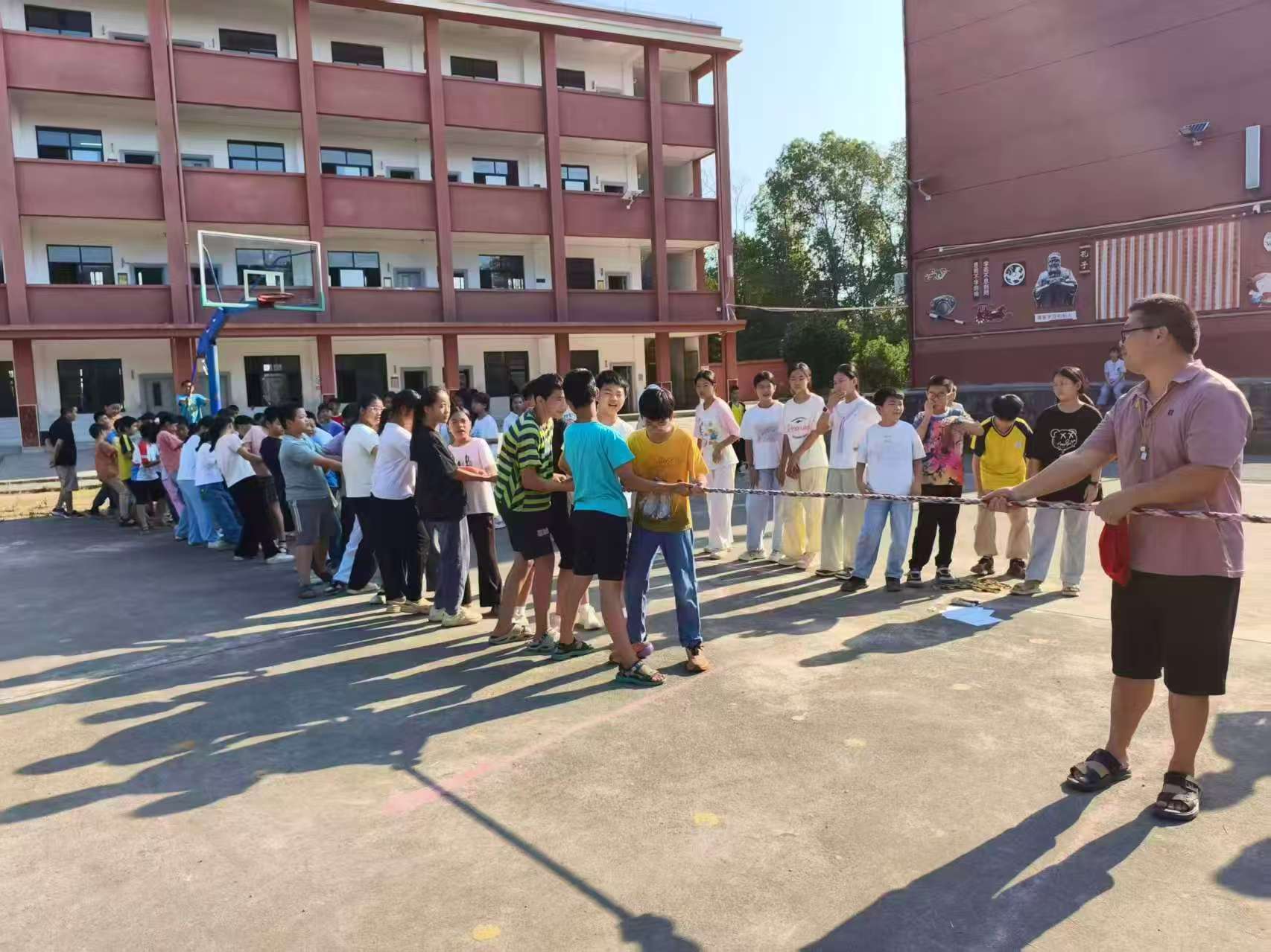 力拔山兮气盖世，团结之花绽校园