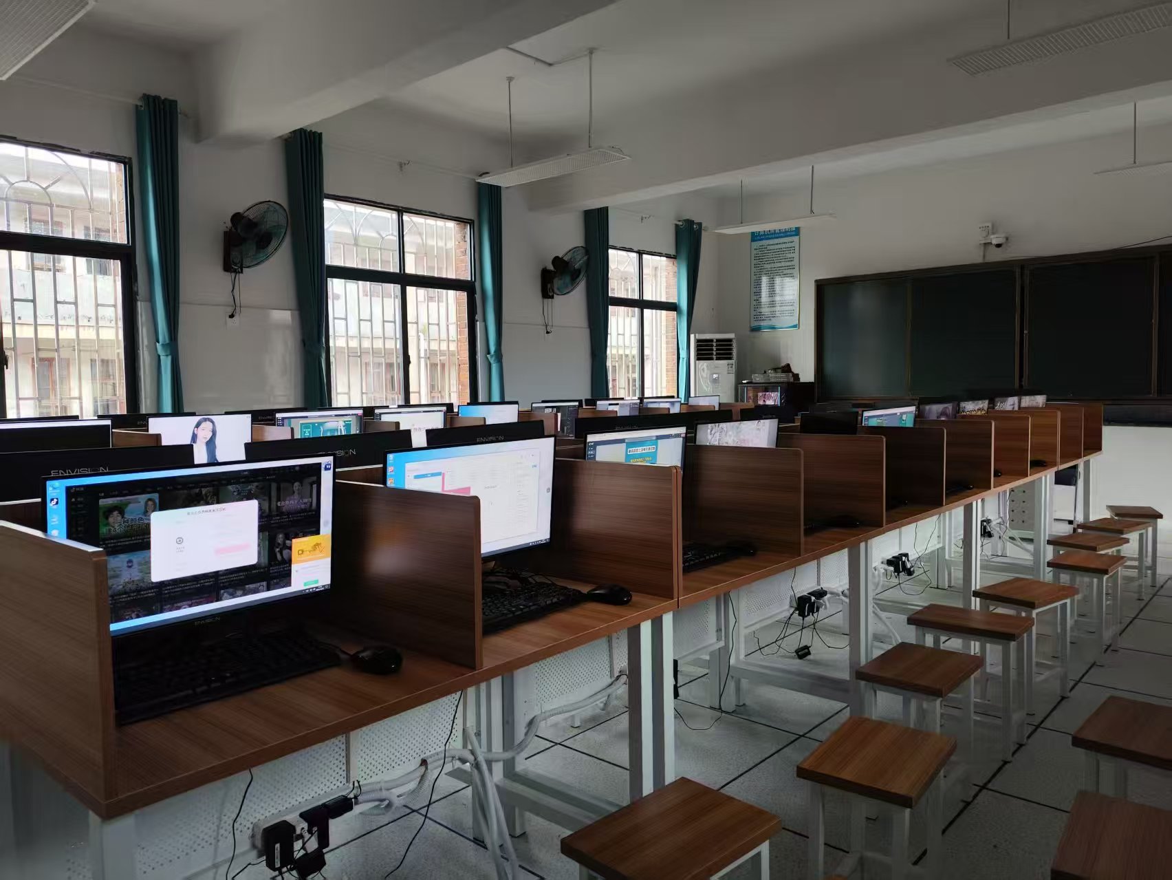 民生实事暖校园 数字赋能育新苗