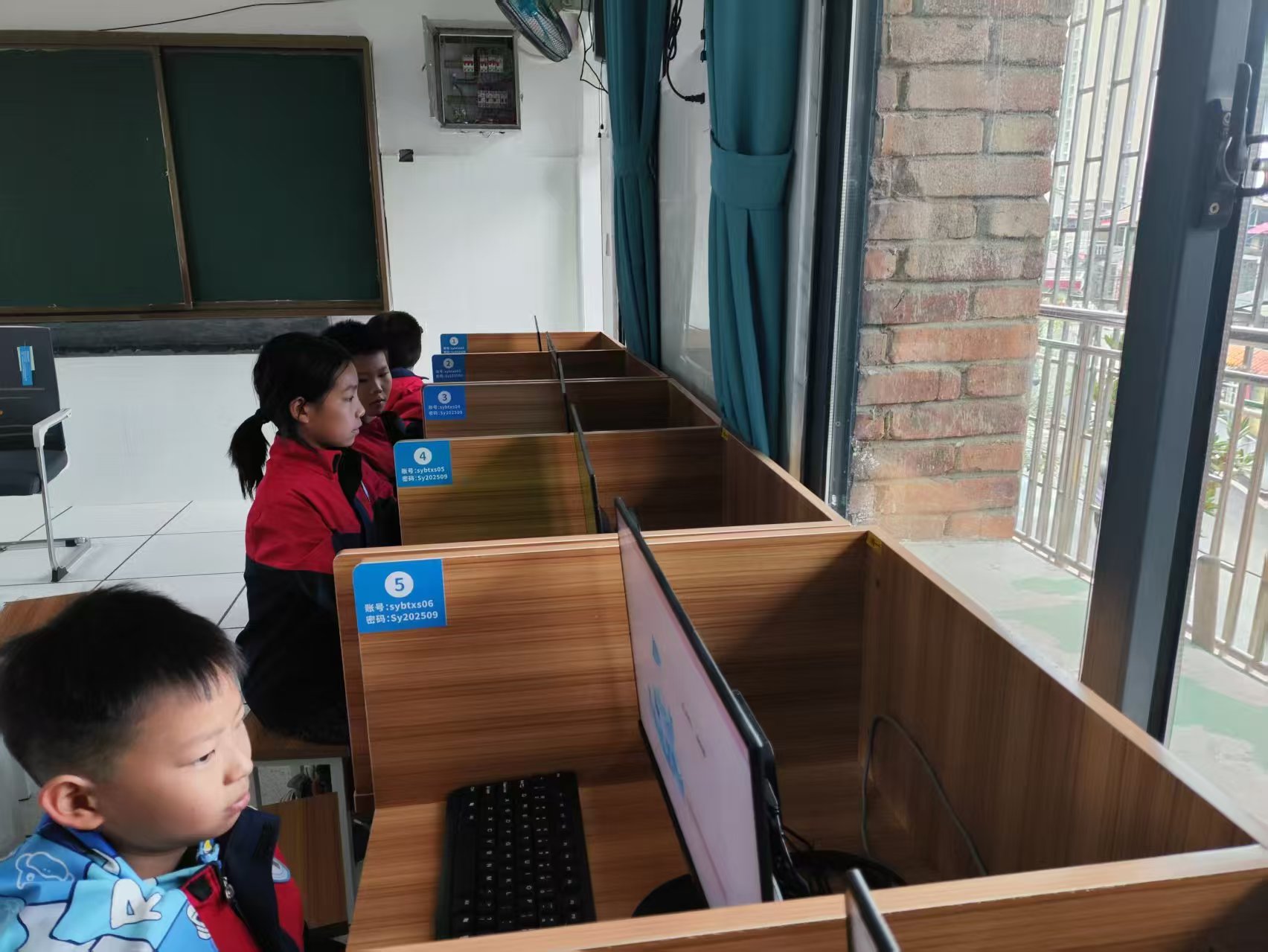 民生实事暖校园 数字赋能育新苗