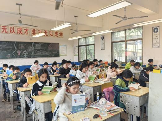 “悦”读赋能成长 书香浸润校园