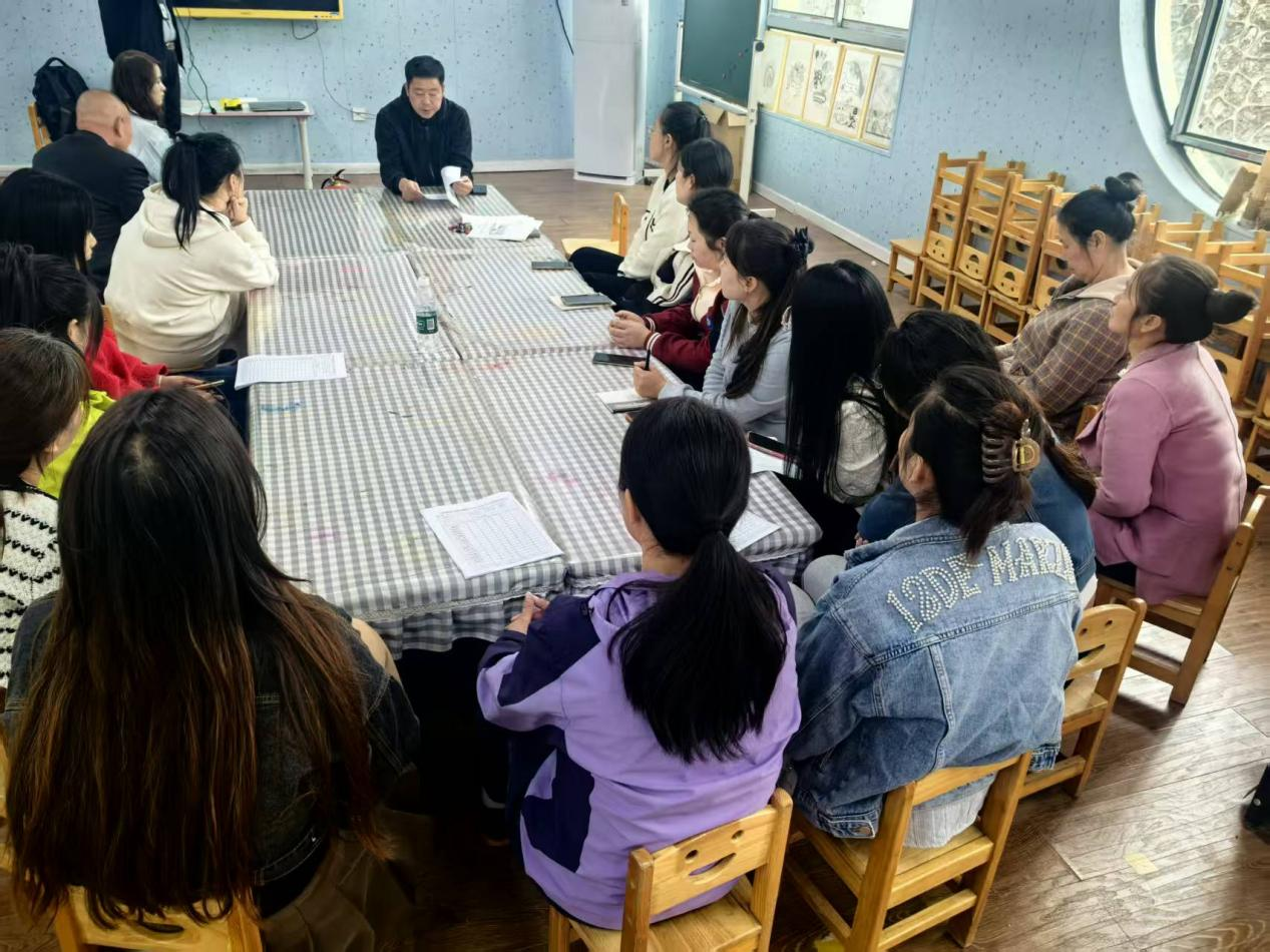 下花桥镇中心幼儿园开展 2025年秋季消防安全培训