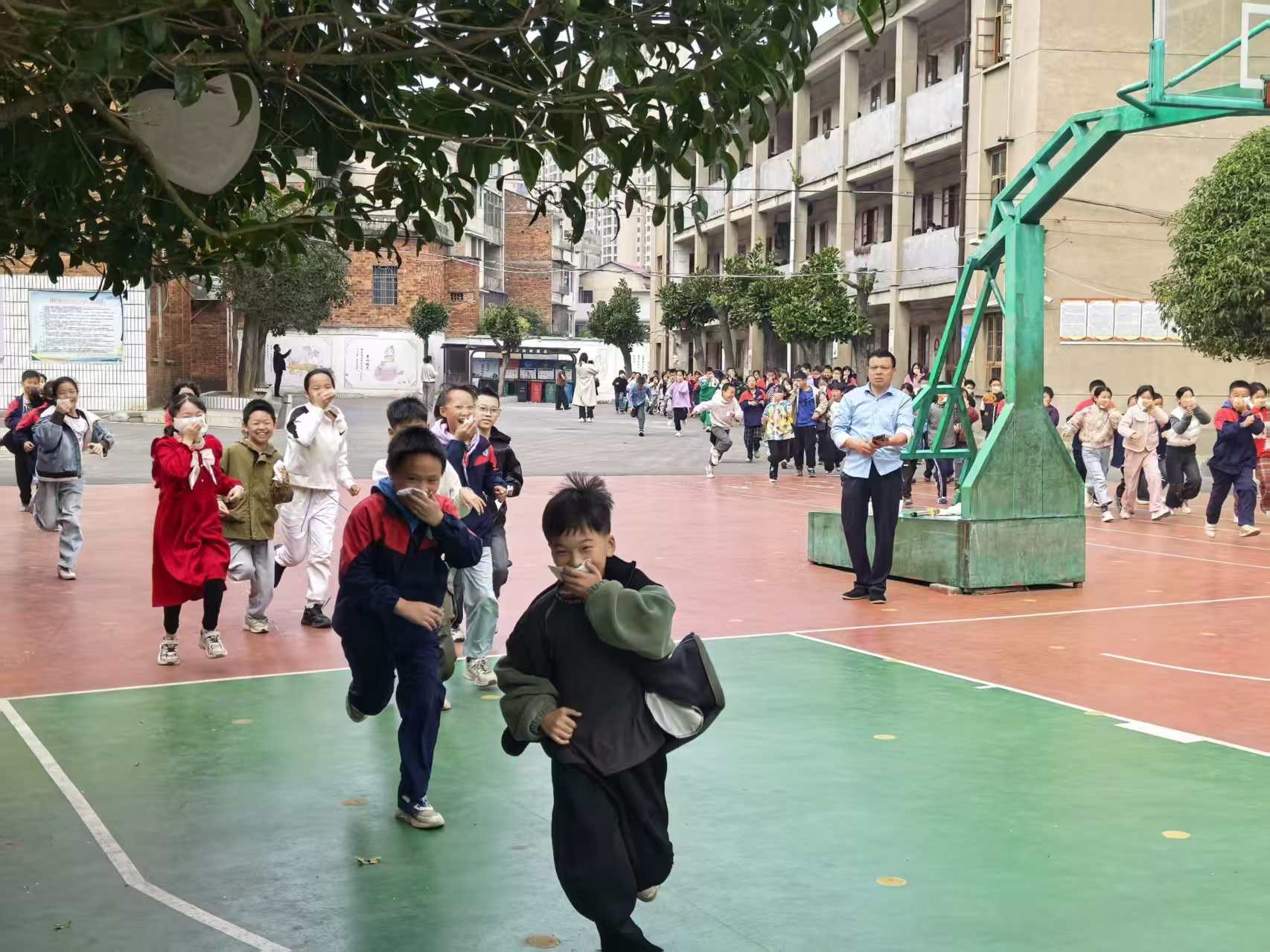 北塔小学“演练+培训”双轮驱动 筑牢校园消防安全屏障