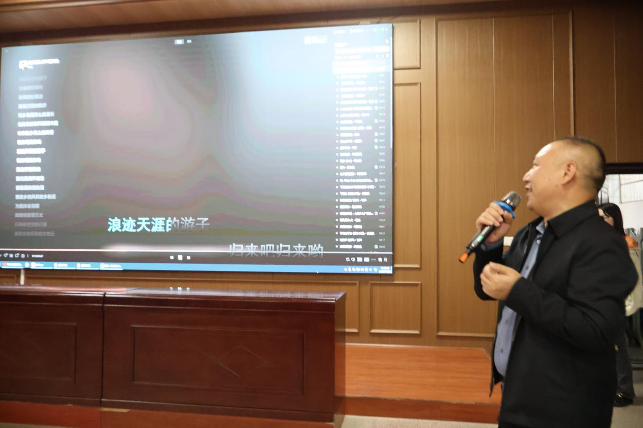 城区二小举行重阳节主题活动：九九又重阳，一堂欢宴暖桑榆