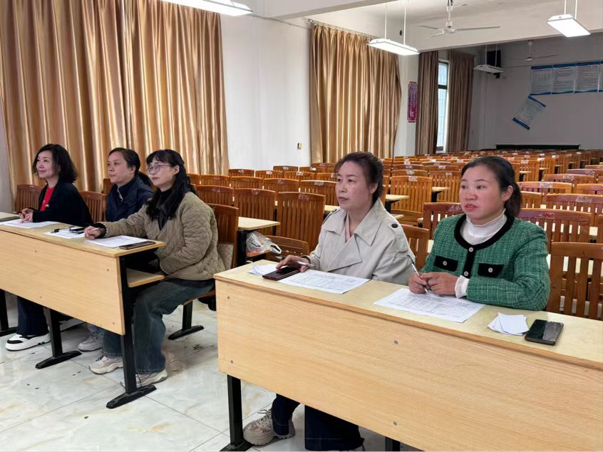 童言英语绎古今 多彩童心绘宝庆