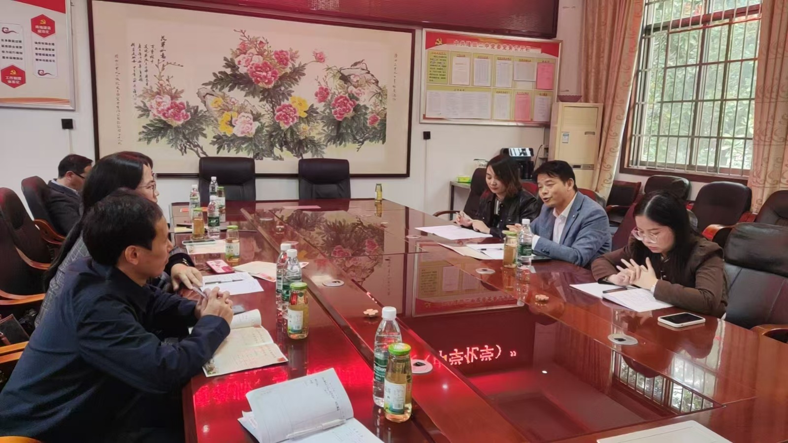 彭中菊名师工作室在隆回二中开展入校集中研修