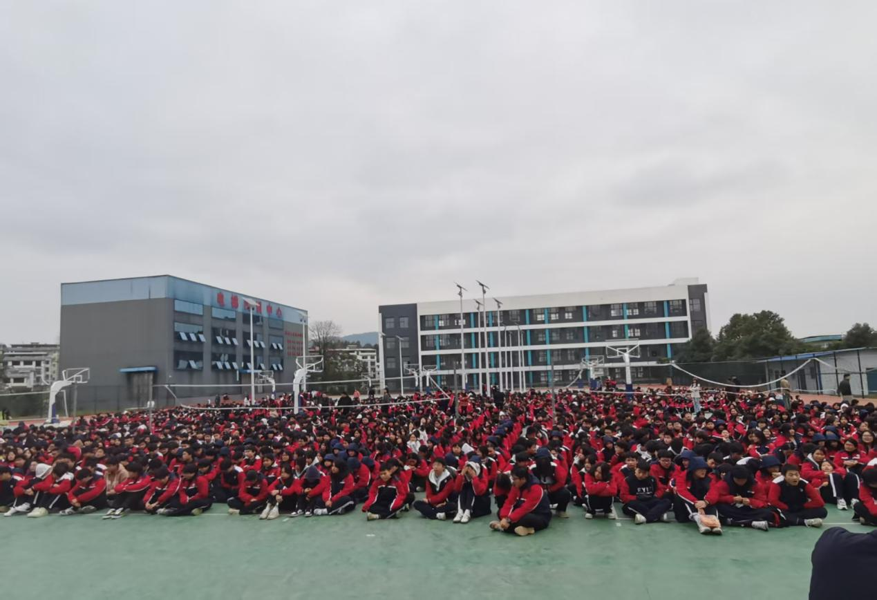 法治护航，青春无悔