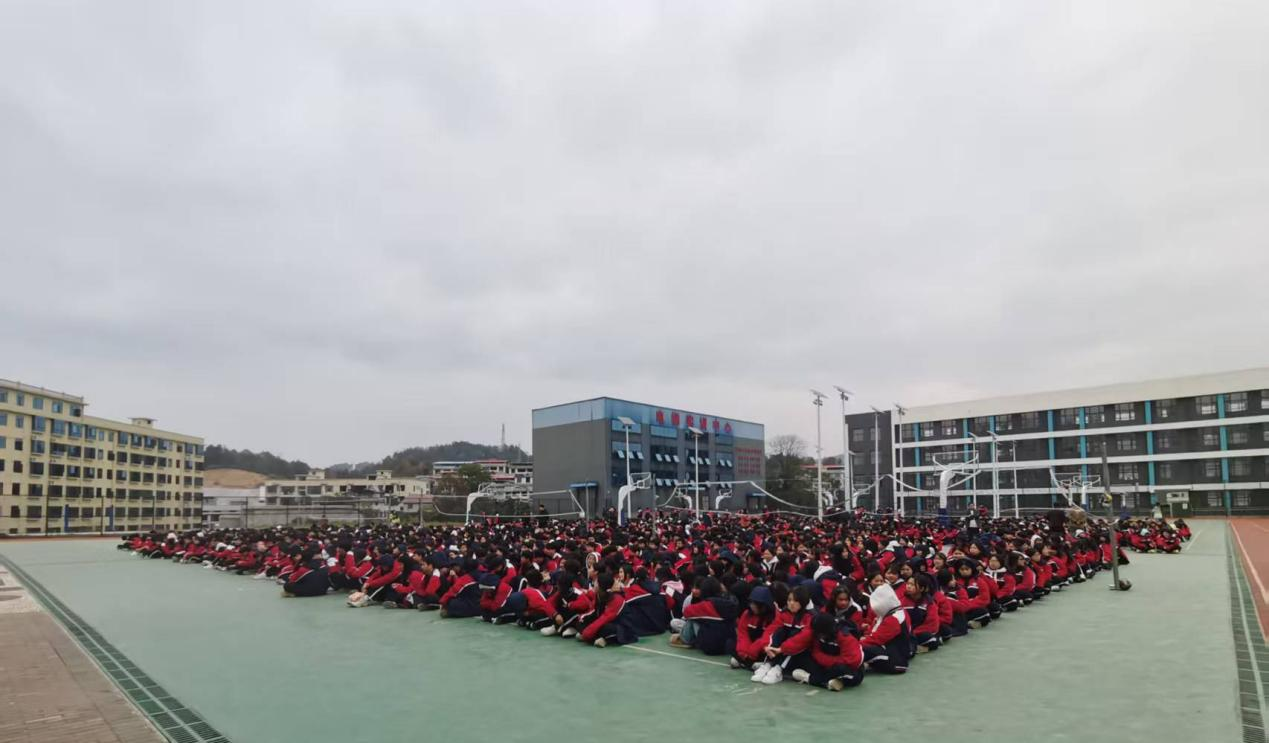 法治护航，青春无悔