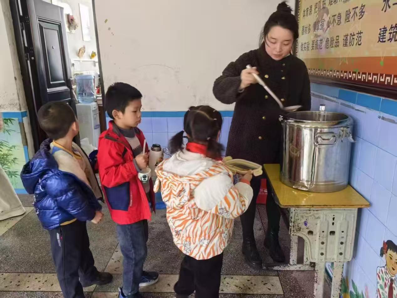 多策并举织密网 健康校园共守护