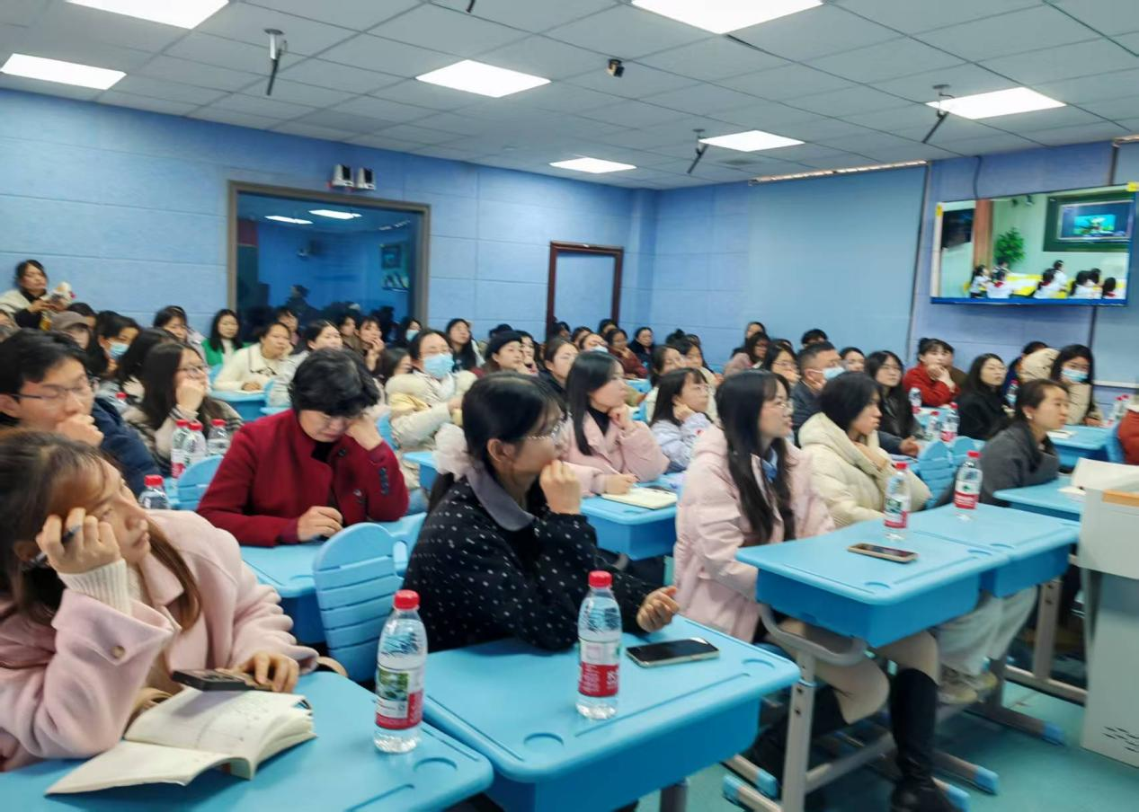 校际携手促均衡 送教交流共成长