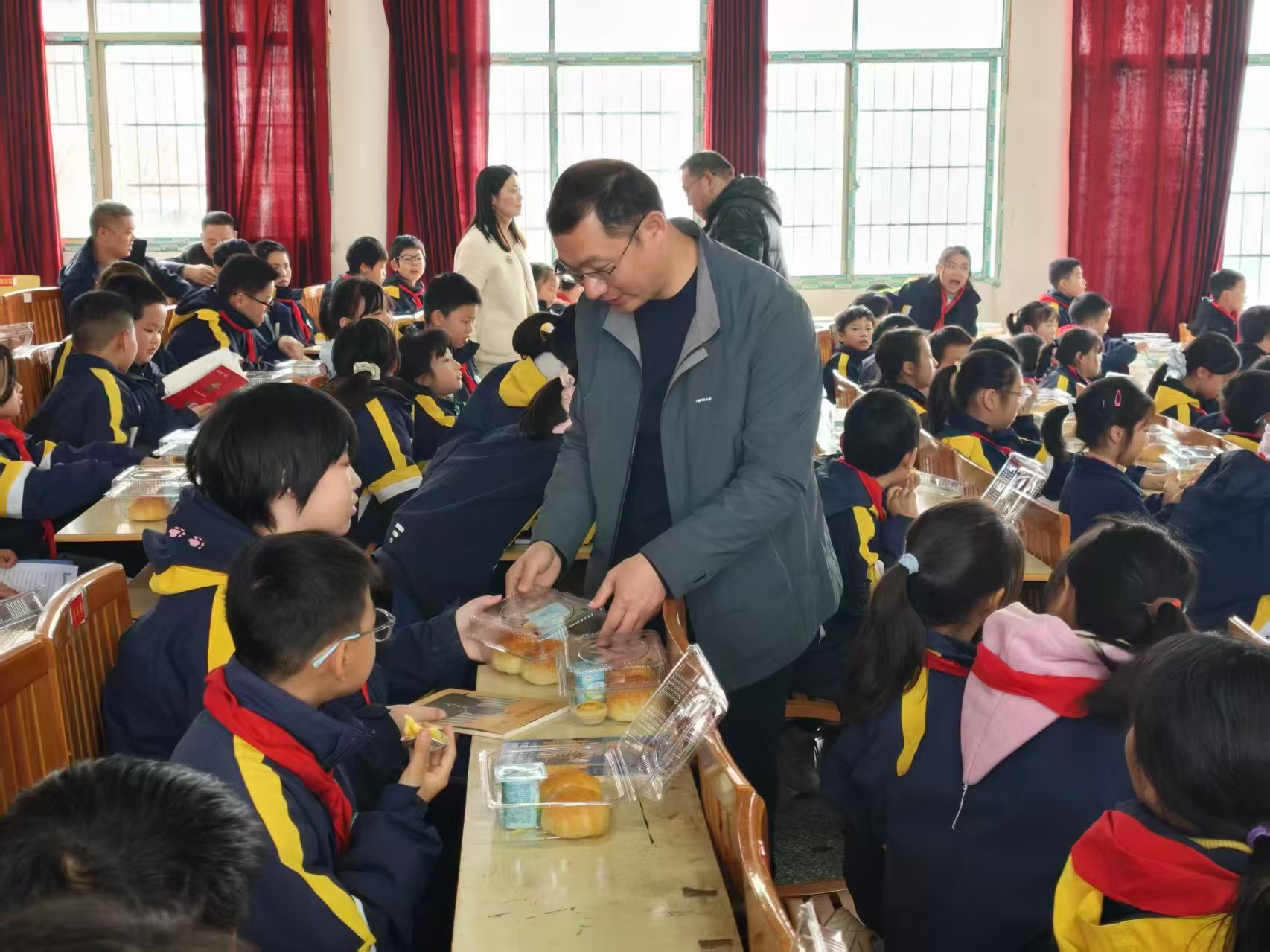 关爱留守儿童 传递人间温暖