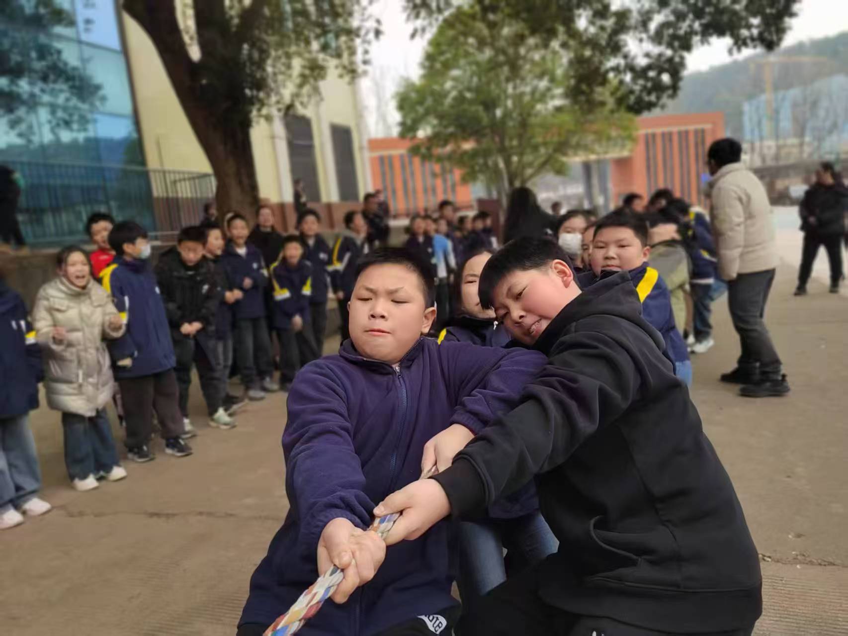 凝心聚力拔山河，团结奋进展风采