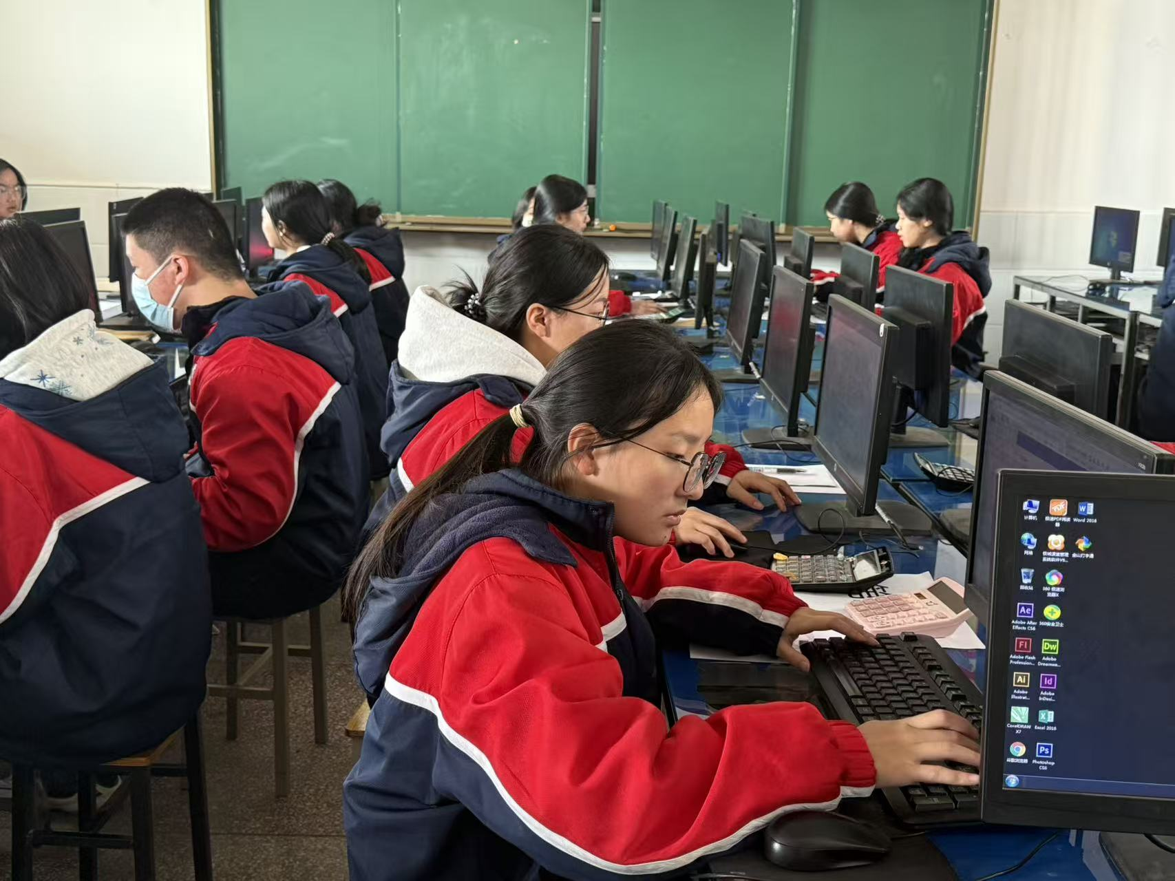 以赛赋能成长，以技筑梦未来