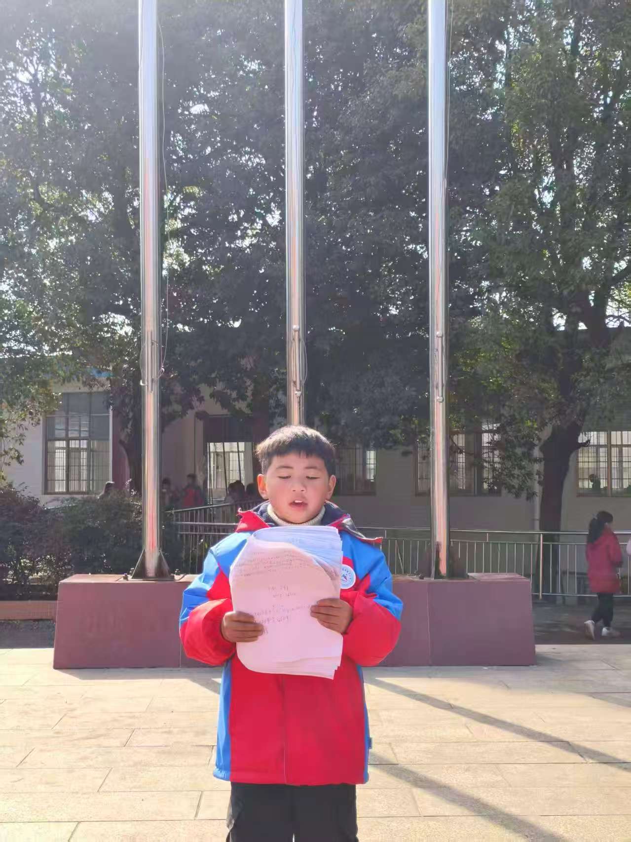 领巾飞扬 誓言铮铮