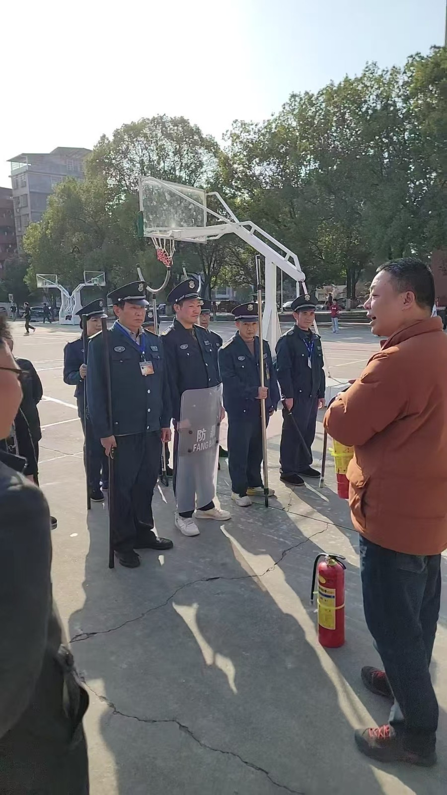 隆回二中：筑牢校园安全防线