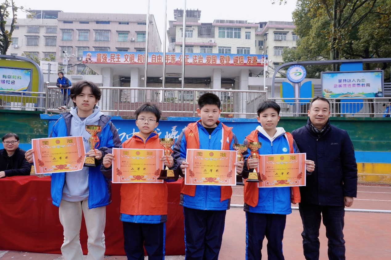 灌篮书写青春 拼搏铸就荣光