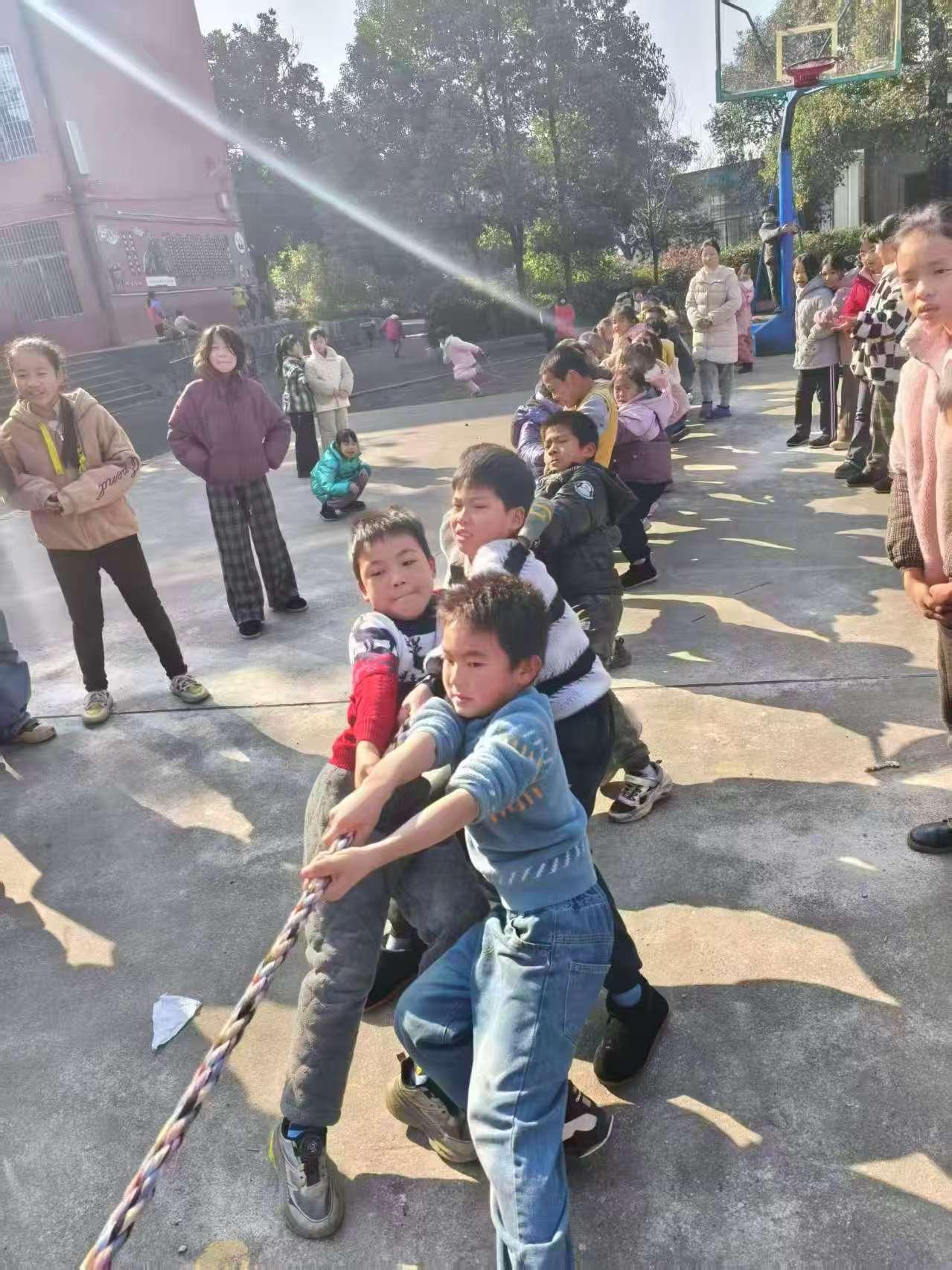 凝心聚力展风采 团结奋进促成长