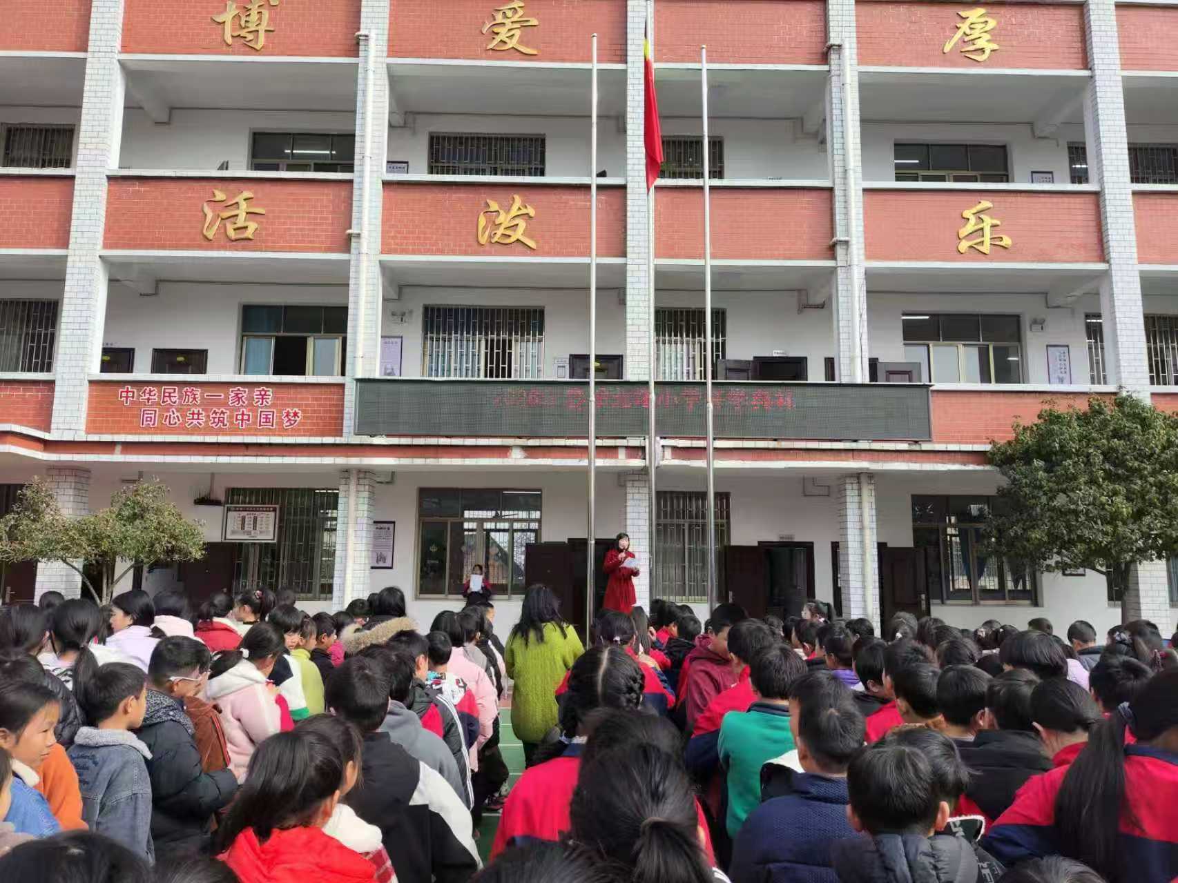 拥抱AI时代，点亮科技梦