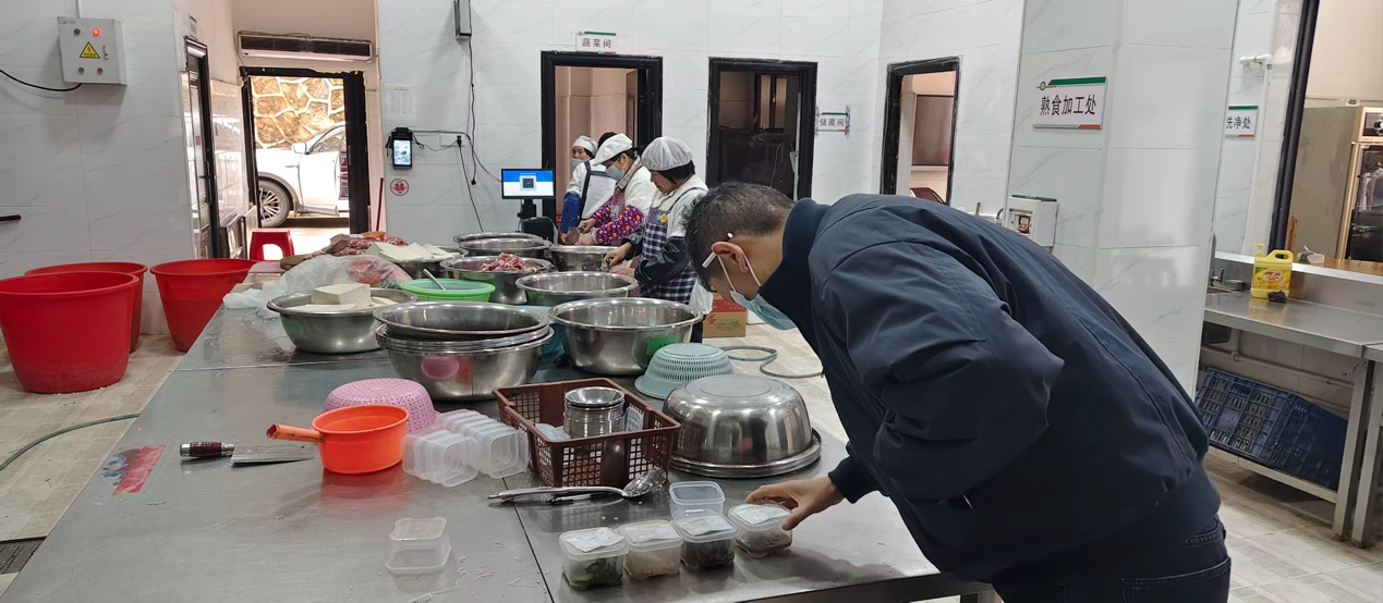 筑牢安全防线 守护校园平安