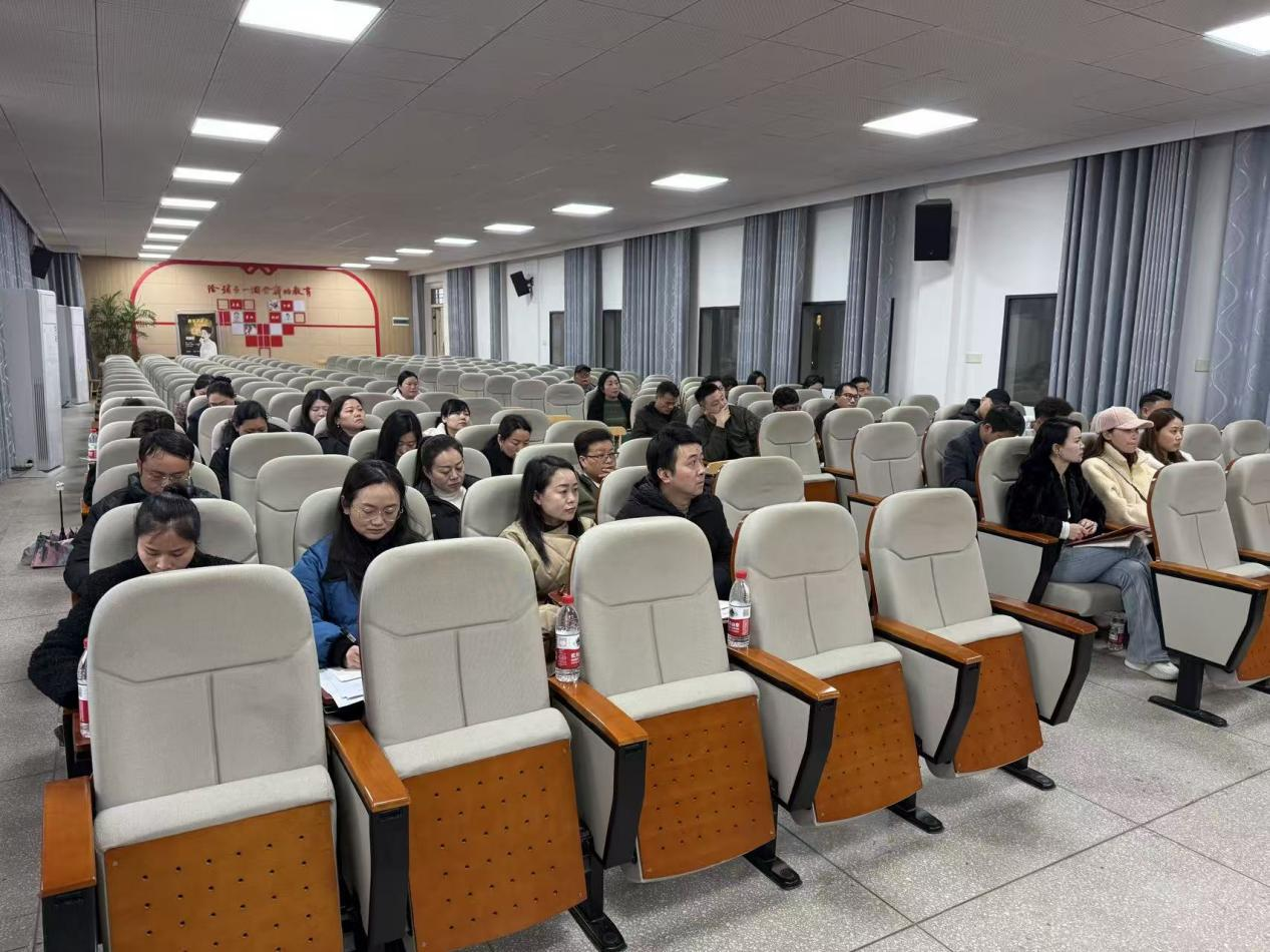 严格规范校外培训机构管理