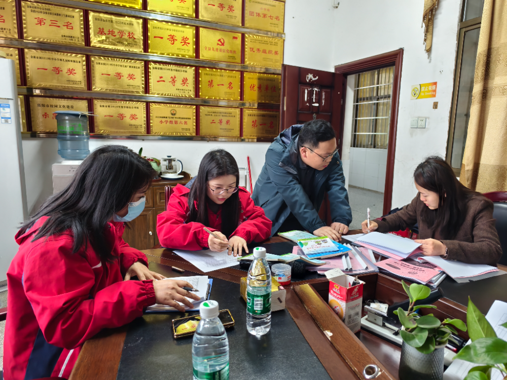 教学视导促提升，校际携手共成长