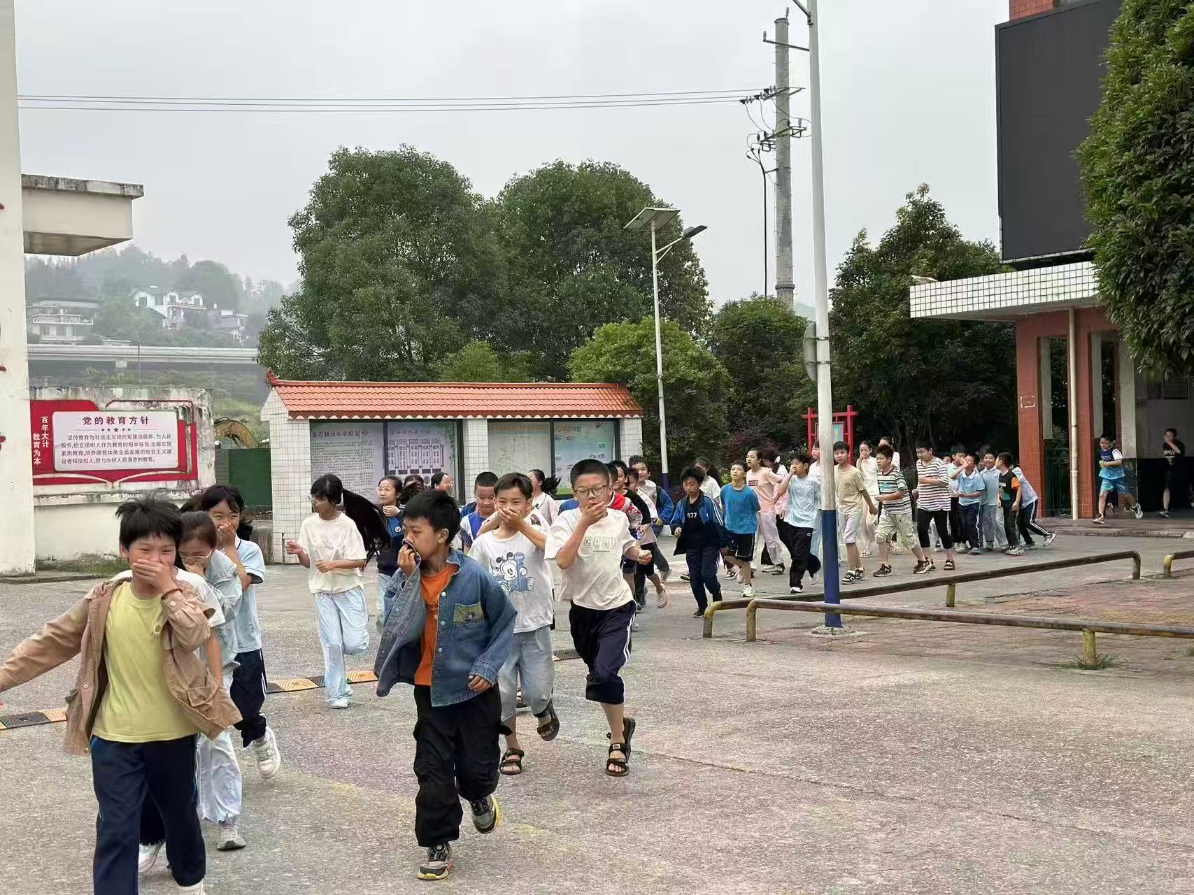 金石镇水头学校举行消防应急演练——筑牢安全防线 守护平安校园