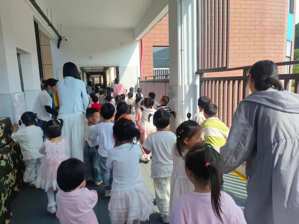 筑牢安全防线  守护童心平安